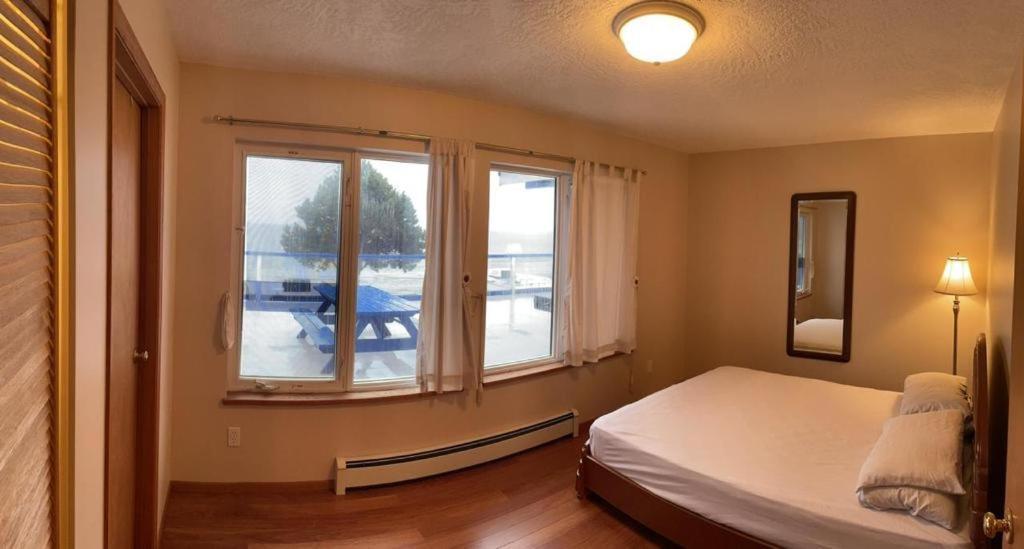 Metchosin Beach House Виктория Экстерьер фото